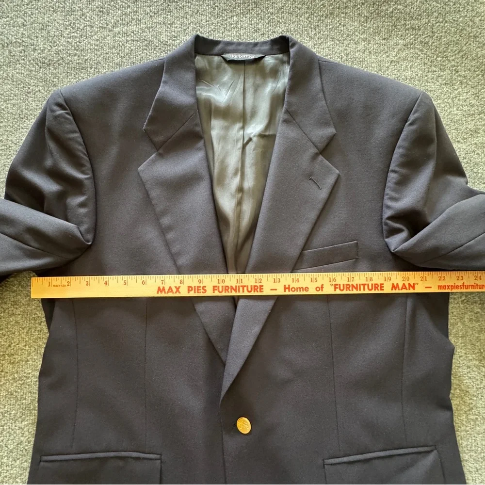 Vintage Burberrys Navy Wool Blazer Gold Buttons Saks USA Sport Coat 44R